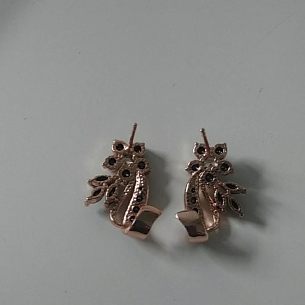 New - Picture 2 of 2